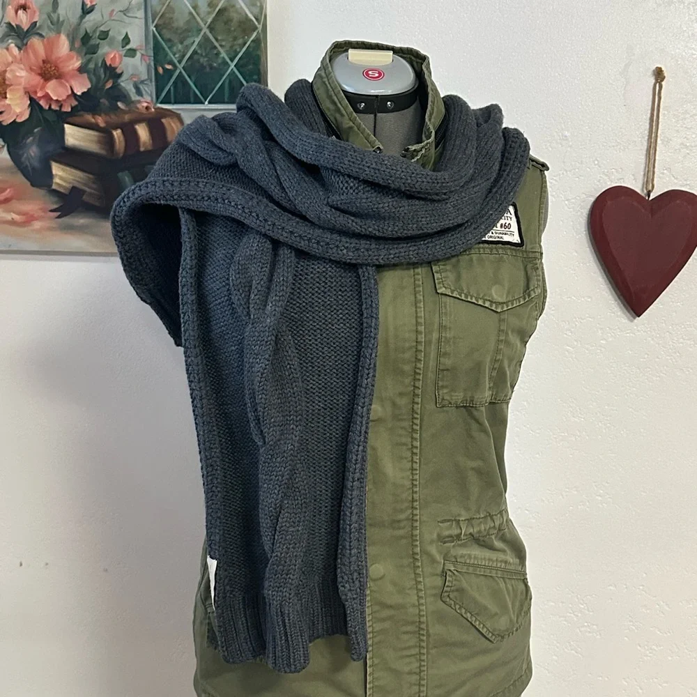 Tory Burch Charcoal Cable Knit merino wool Drapping Scarf. So Soft 🤗